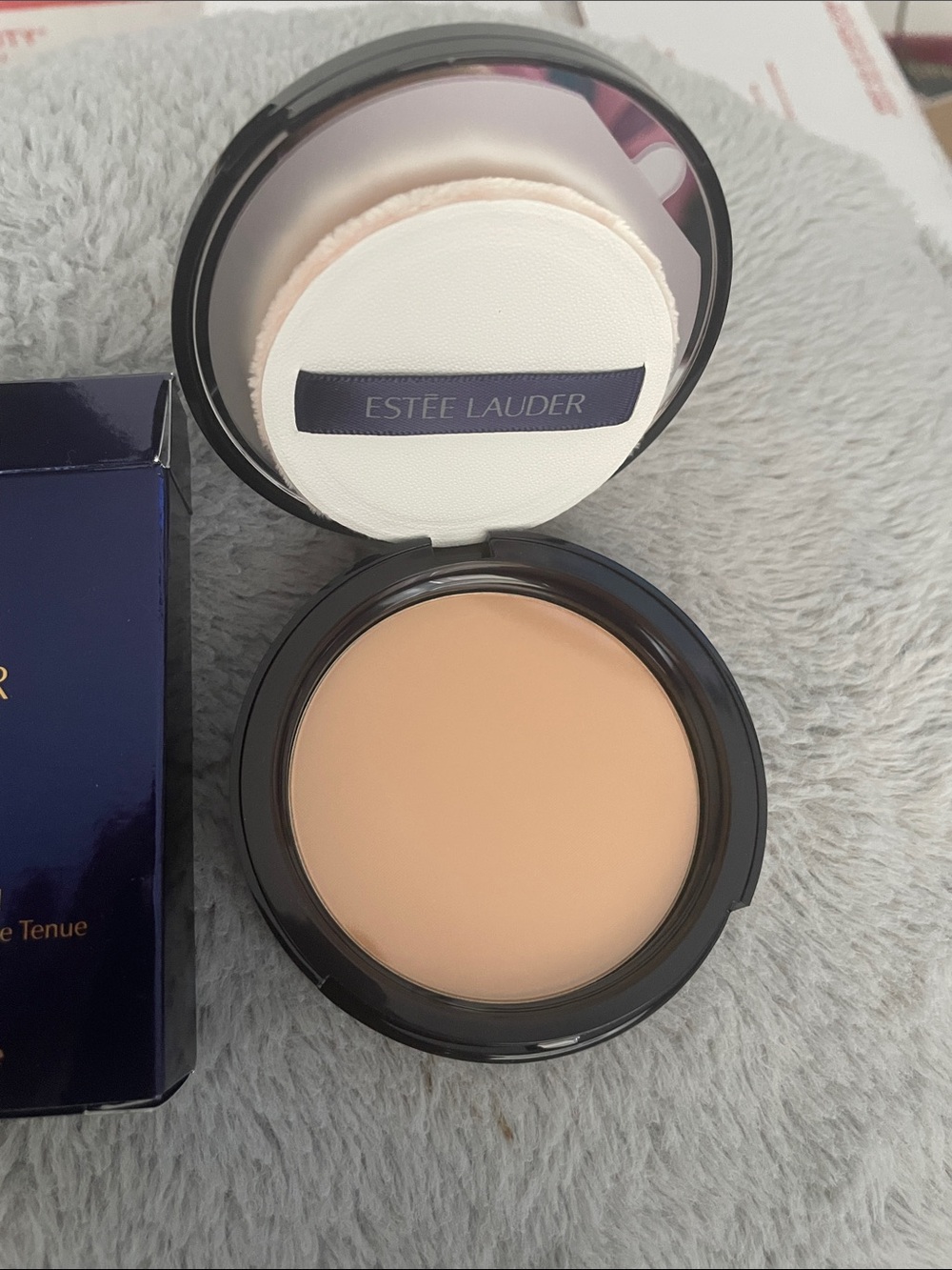 Estee Lauder Double Wear Translucent Matte Compact Powder - Beige - Picture 5 of 12